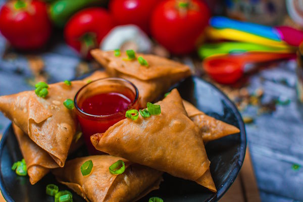 Onion Samosa (6Pcs)